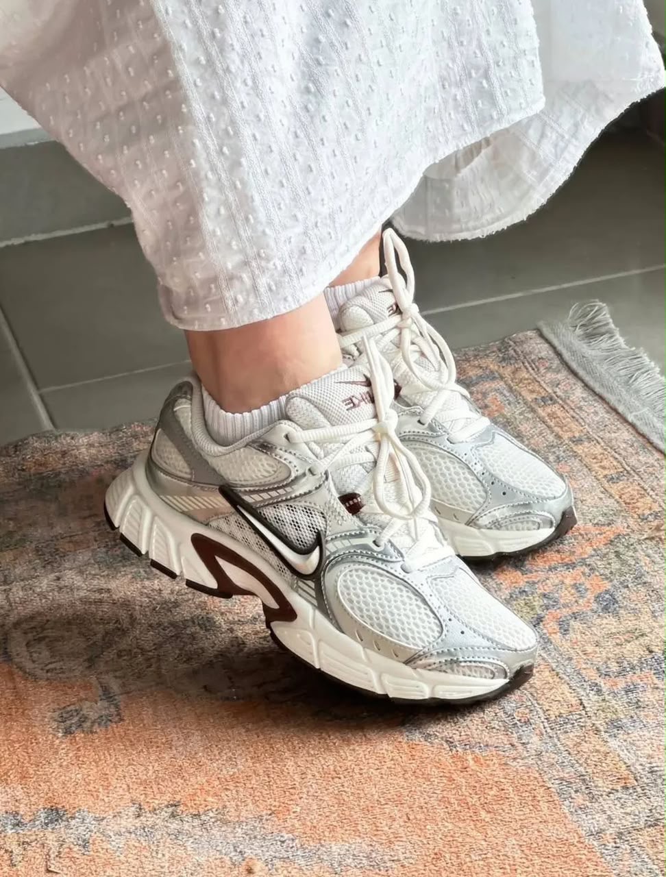 Nike V2K Run Summit Mocha