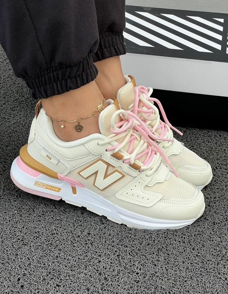 New Balance 997 Cream Pink
